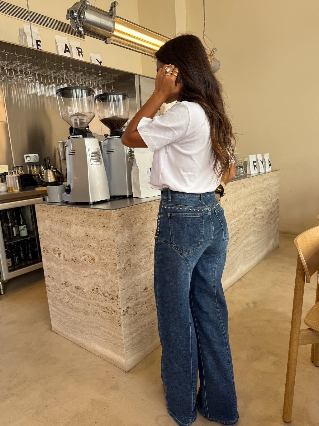 Vaqueros Wide Leg con Detalles de Tachuelas